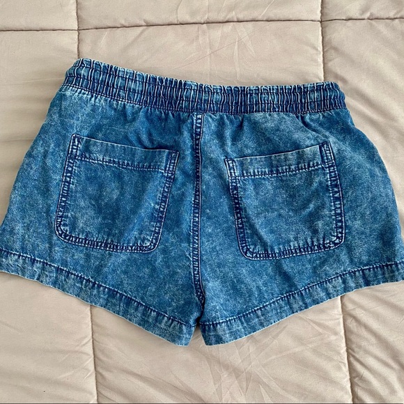 XS Celebrity Pink drawstring shorts - Picture 3 of 4